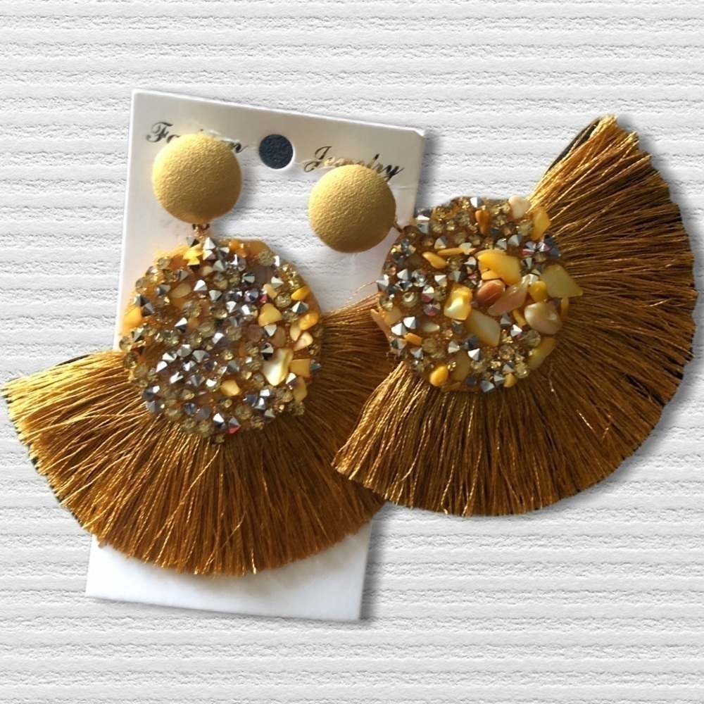 BOHEMIAN Fan Earrings Gold Tassel. NWT